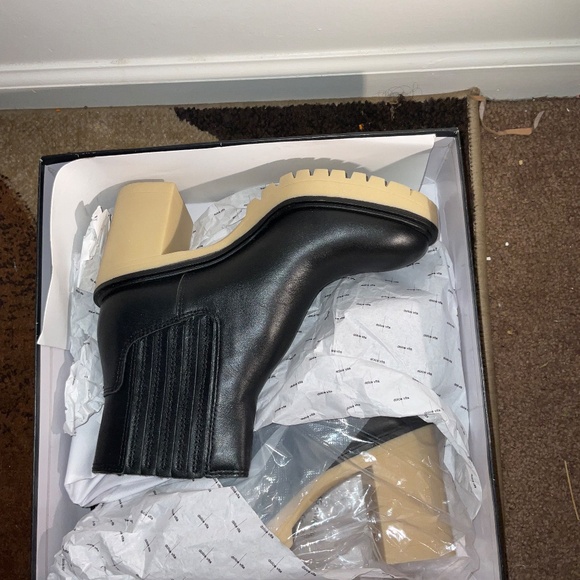 Dolce Vita H2O Waterproof Black Leather Booties – Size 8, New with Tags - Picture 4 of 10